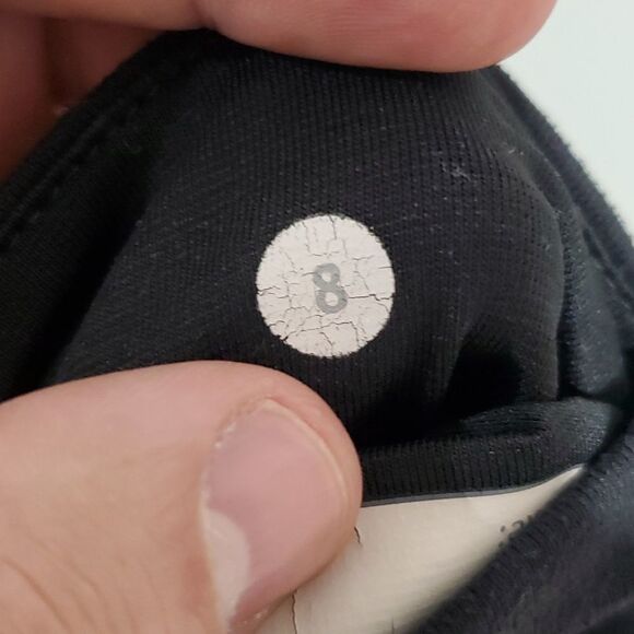 LULULEMON black size 8 cropped leggings - Picture 8 of 8